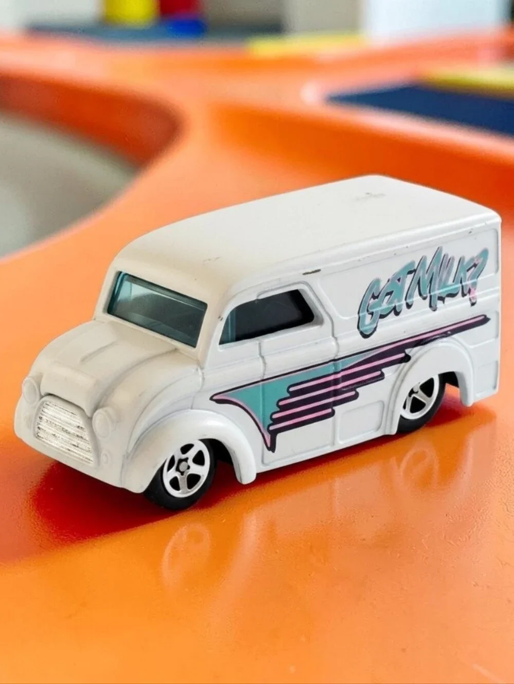 1997 Hot Wheels First Editions Dairy Delivery Got Milk Logo Truck Die-Cast 1:64